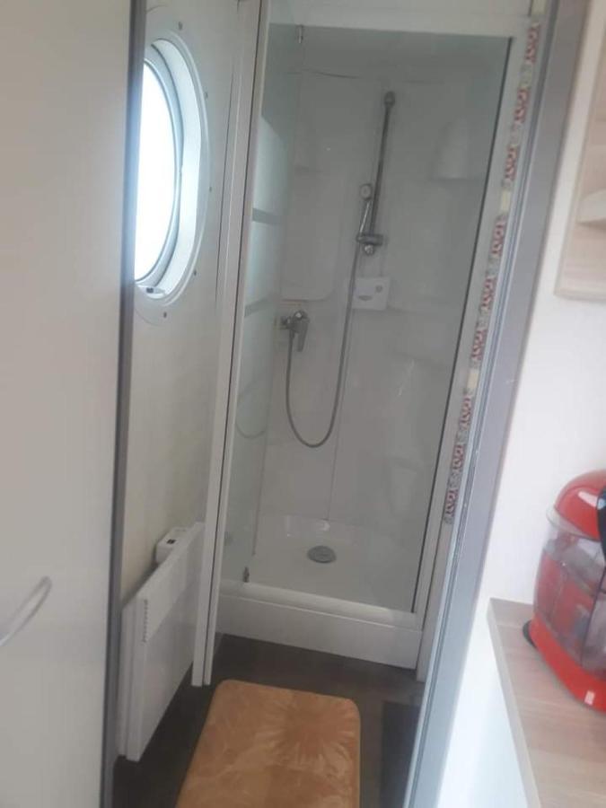Anne Marie Vous Accueilles Dans Son Logement Familiale Pour 6 Personnes 3 Chambres Confortable Proche D Europa Park A Boofzheim Dans Camping 3 Etoiles Ngoại thất bức ảnh