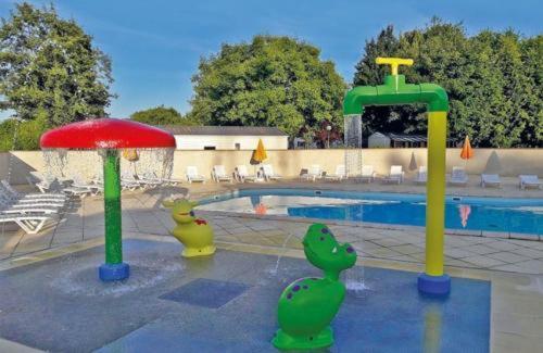 Anne Marie Vous Accueilles Dans Son Logement Familiale Pour 6 Personnes 3 Chambres Confortable Proche D Europa Park A Boofzheim Dans Camping 3 Etoiles Ngoại thất bức ảnh