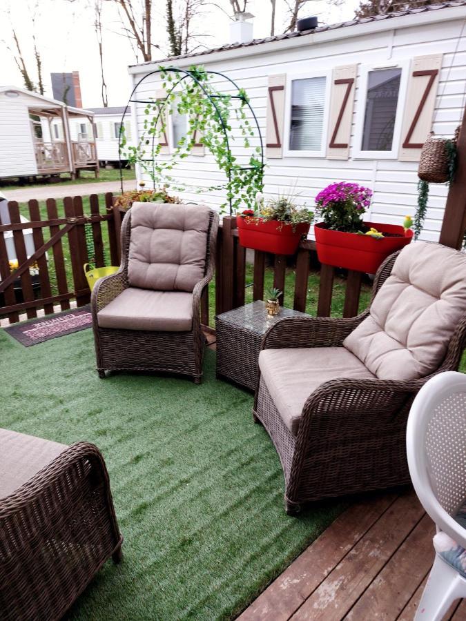 Anne Marie Vous Accueilles Dans Son Logement Familiale Pour 6 Personnes 3 Chambres Confortable Proche D Europa Park A Boofzheim Dans Camping 3 Etoiles Ngoại thất bức ảnh